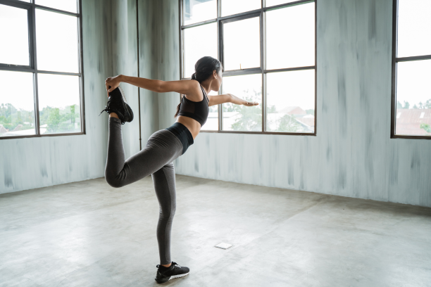 The Role of Balance Training in Preventing Falls and Joint Injuries
