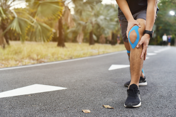 Why Does My Knee Hurt? Common Causes and Solutions